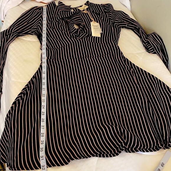 NWT Cleobella Suki dress XS. Sold out At Revolve - Picture 13 of 16